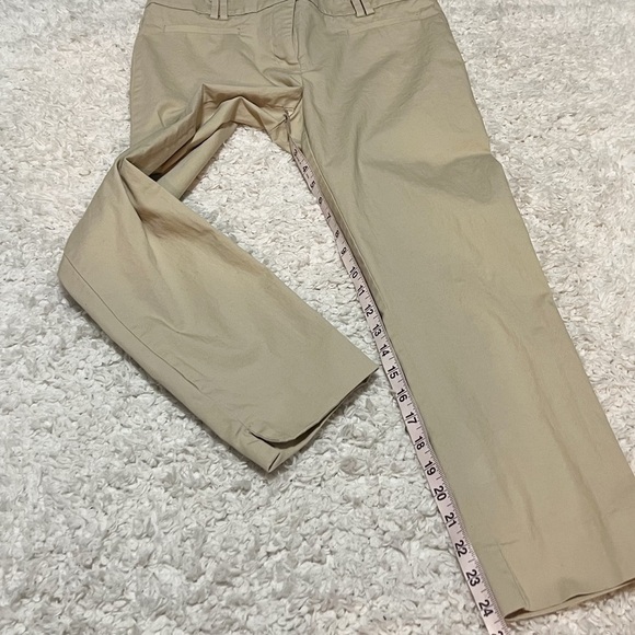 Ann Taylor Mid Rise Khaki Tan Capri Chino Pants size 4 Crop Pockets Stretch - Picture 4 of 8